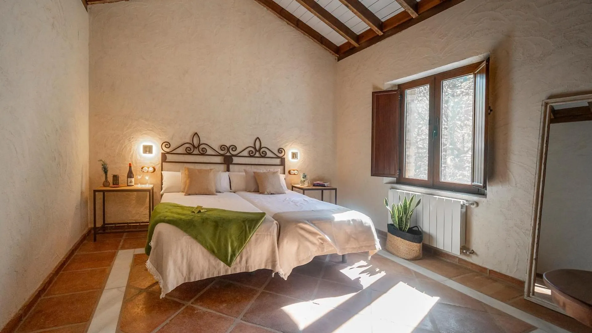 Eco Hotel Cueva Del Gato Benaojan